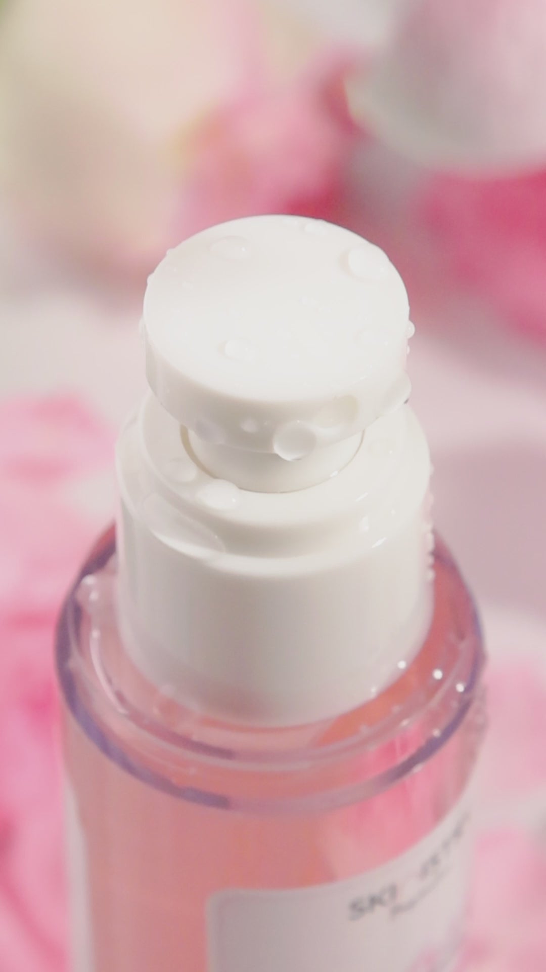 Load video: Skinistry Sodium Hyaluronate Refreshing Calming Toner